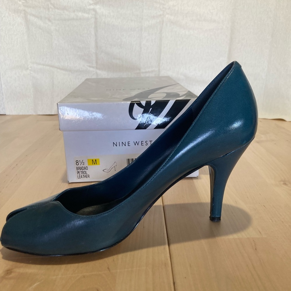 Nine West Peep Toe Pumps. Size 8.5